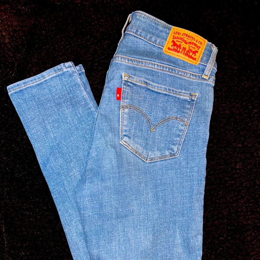 Levi’s 711 Skinny Jeans with stretch size 26